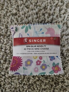 SINGER GRN BLUE Novelty 42-Piece Mini Charm - Floral Green & Blue